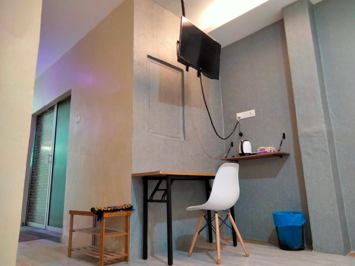 Pine Hotel Batu Gajah Ngoại thất bức ảnh