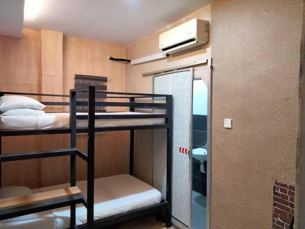 Pine Hotel Batu Gajah Ngoại thất bức ảnh