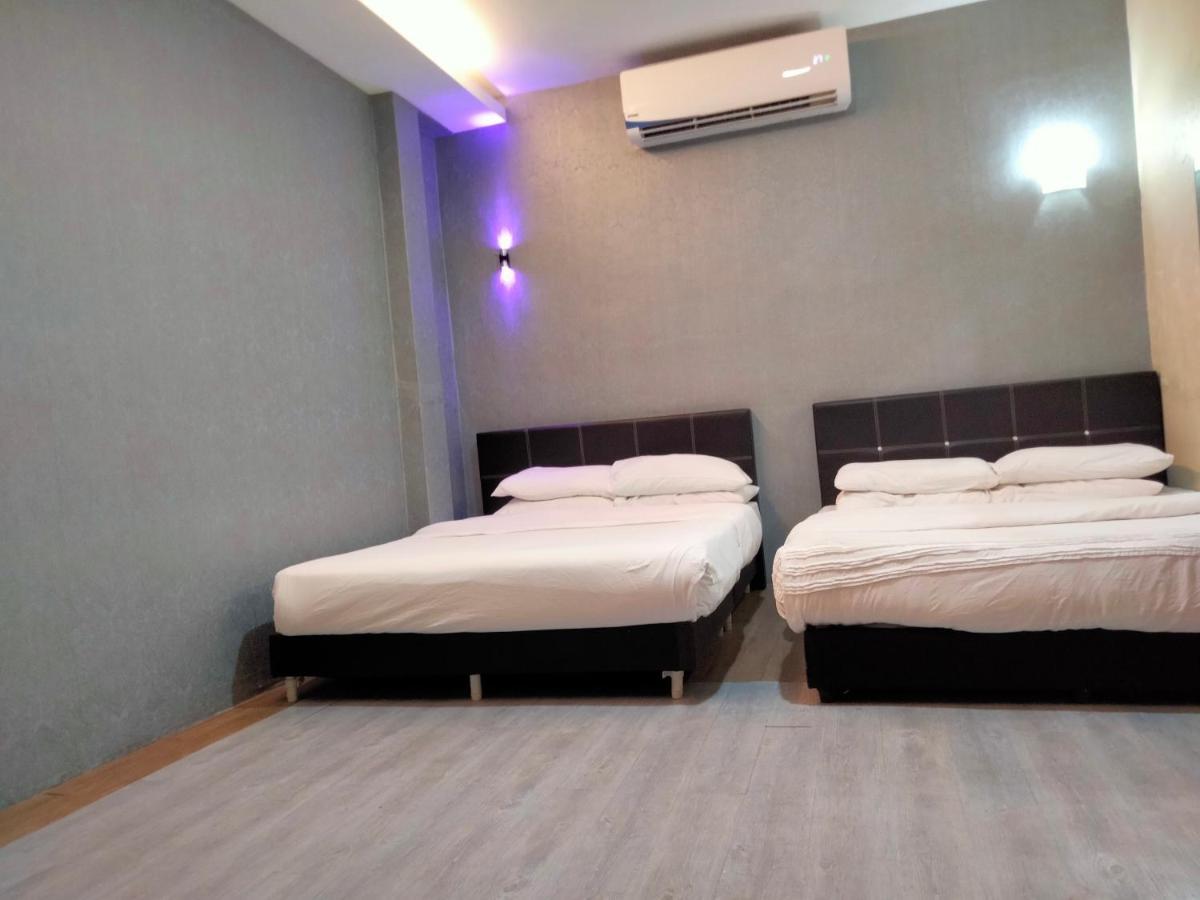 Pine Hotel Batu Gajah Ngoại thất bức ảnh
